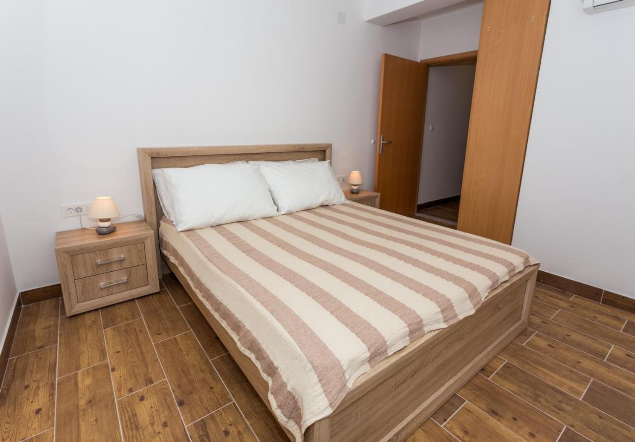 Butique Maris Apartment Komarna Exterior photo