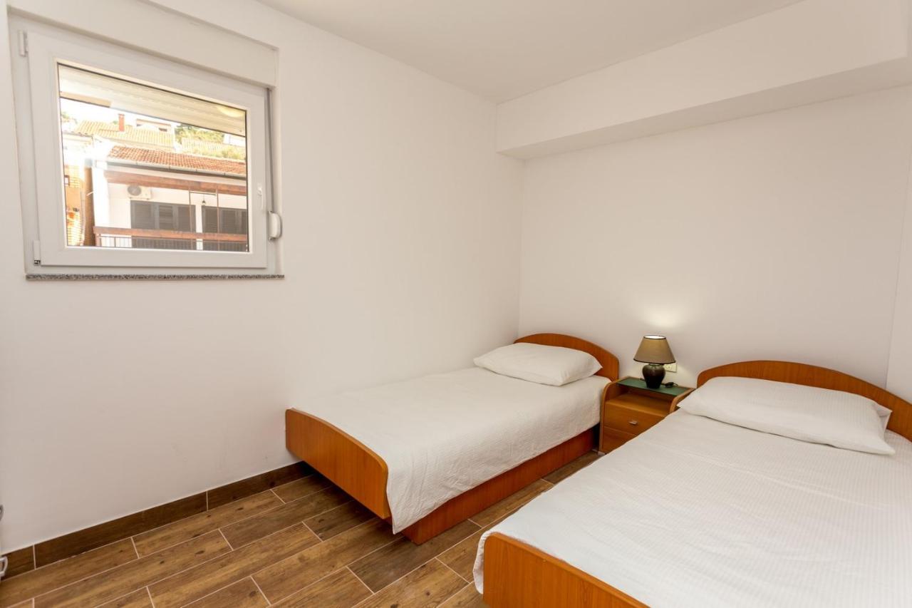 Butique Maris Apartment Komarna Exterior photo